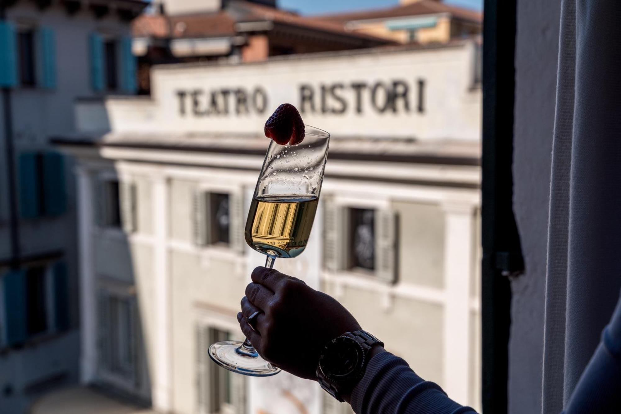 Апартаменты Palazzo Ristori Верона Экстерьер фото